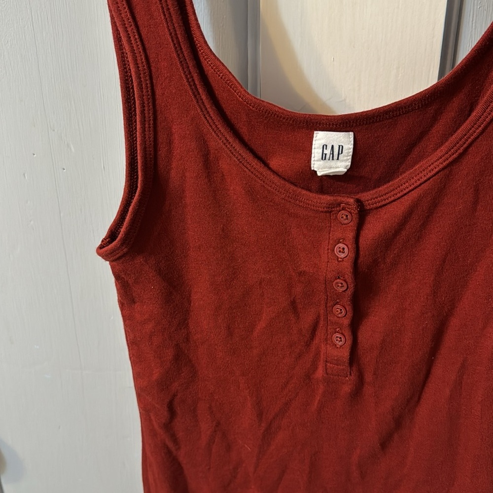 Tank - Picture 3 of 5